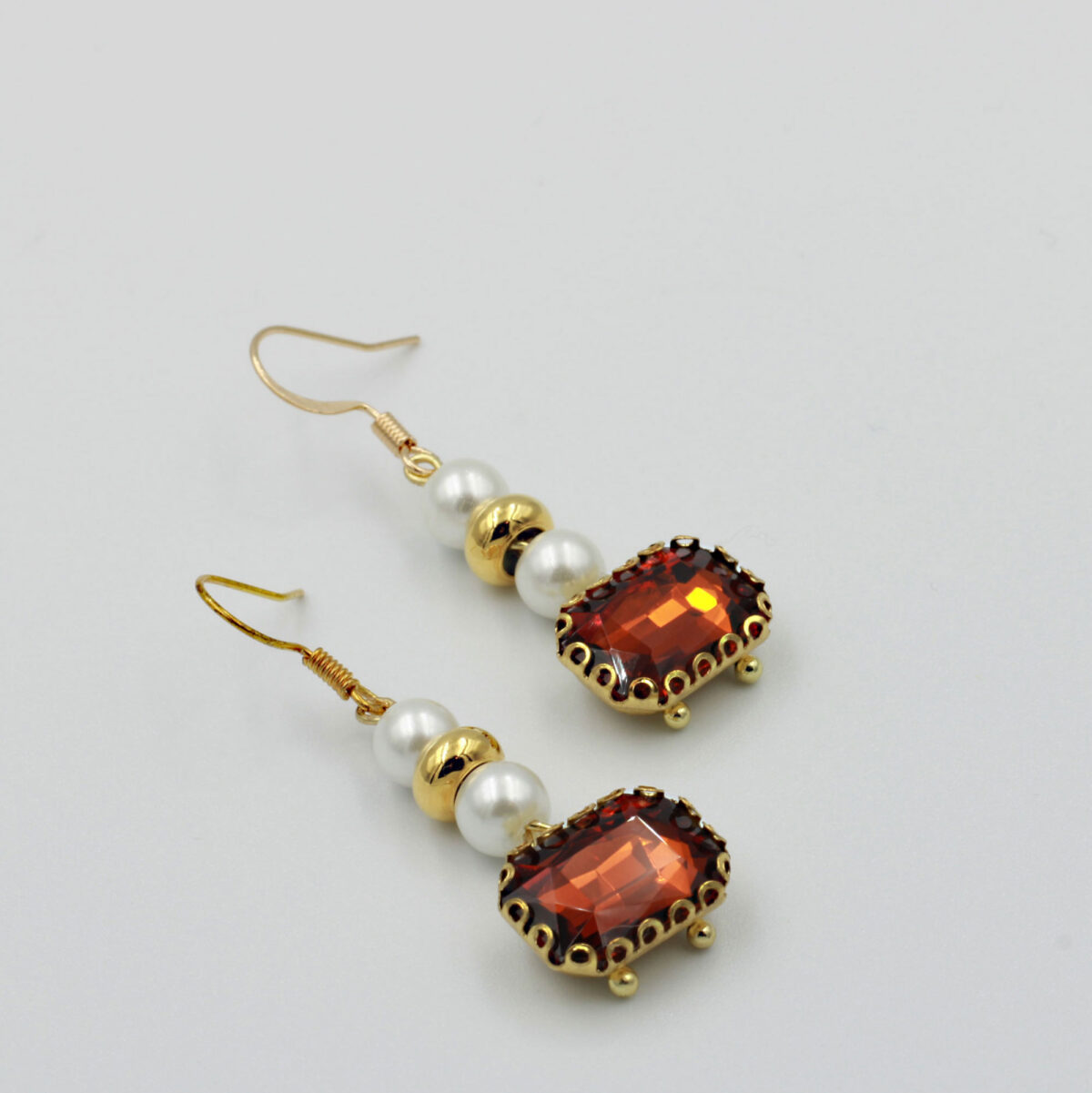 Earrings With Crystal In Bronze Shade With Pearl And Hematite