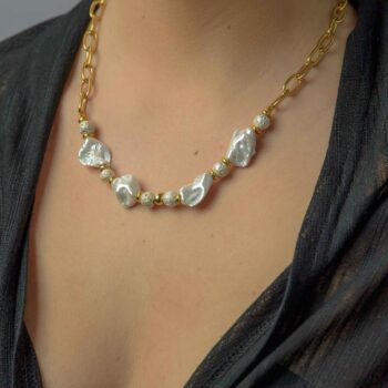 Necklace Pearls Lava White