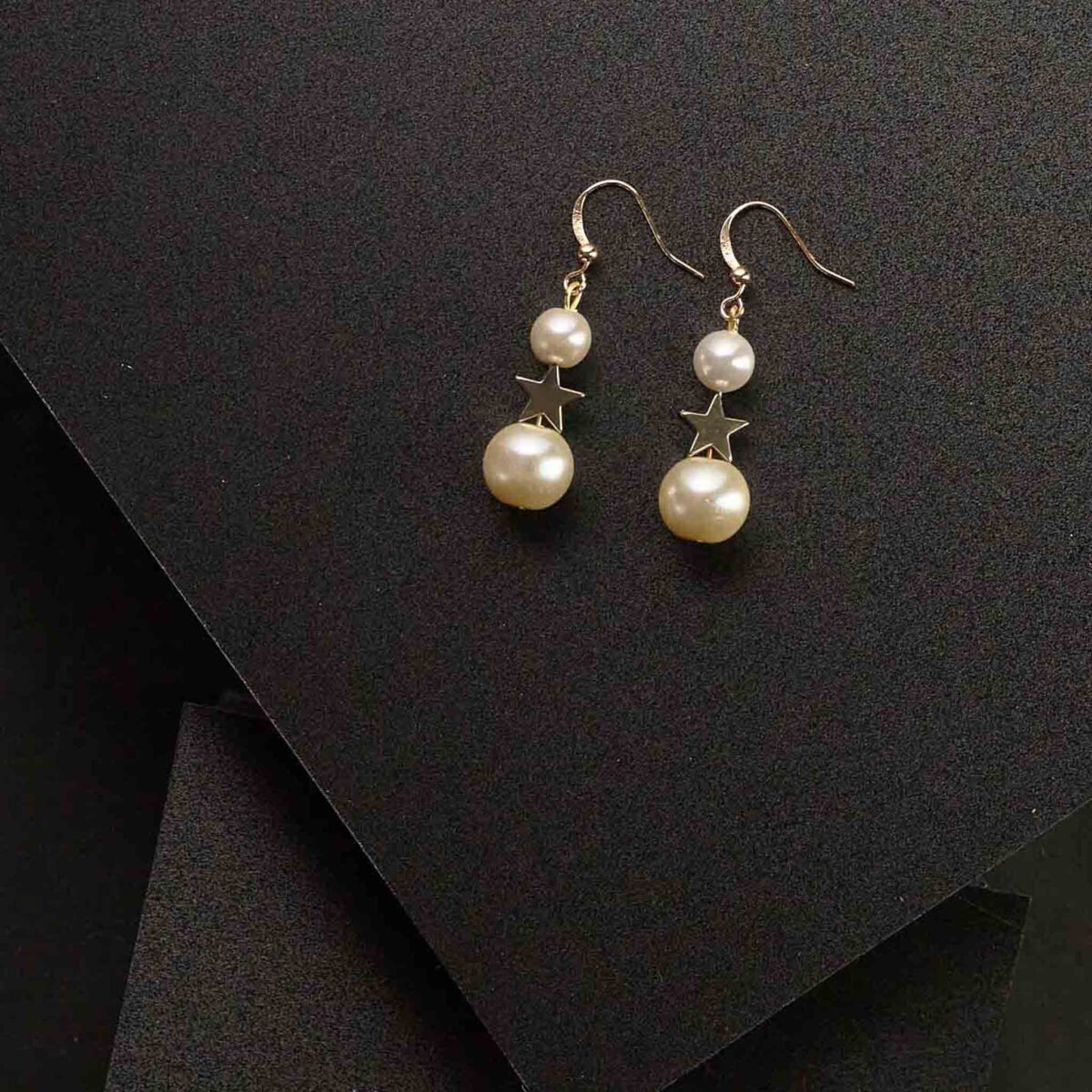 Earrings With Double Pearl and Star