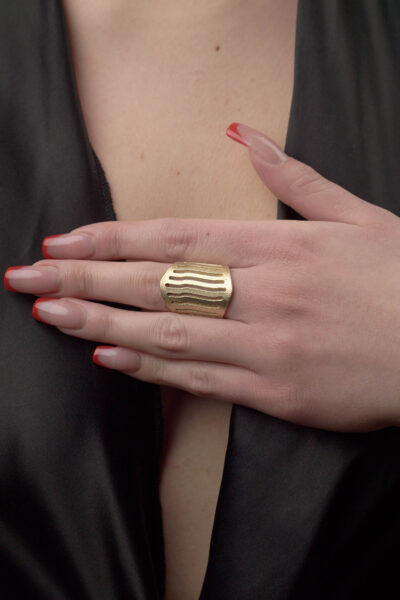 Gold Plated Ring With Vertical Lines