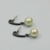 Earrings Dark silver with white pearl